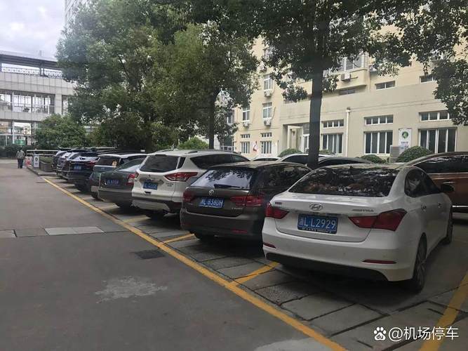 杭州萧山机场停车攻略: 很多人都知道,开车去杭州萧山机场的停车费真